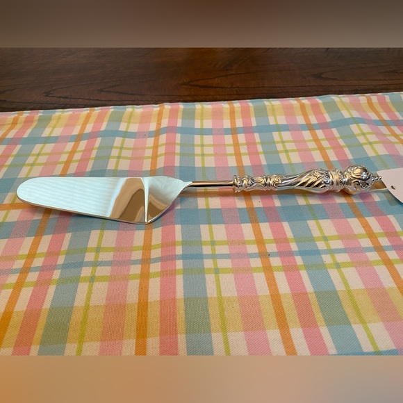 Silver Cake Server, Stainless Steel Embossed Wedding Cake Server, Artistic Home - Picture 10 of 16